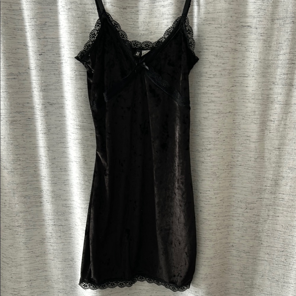 Elegant velvet Black Lace Slip Dress